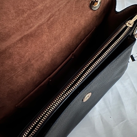 Moving Sale |
Auth Coach Klare? In signature canvas New with original dust bag - Picture 5 of 12